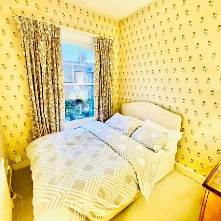 New Lovely 2-Bedroom Condo In Chelsea Londen Buitenkant foto